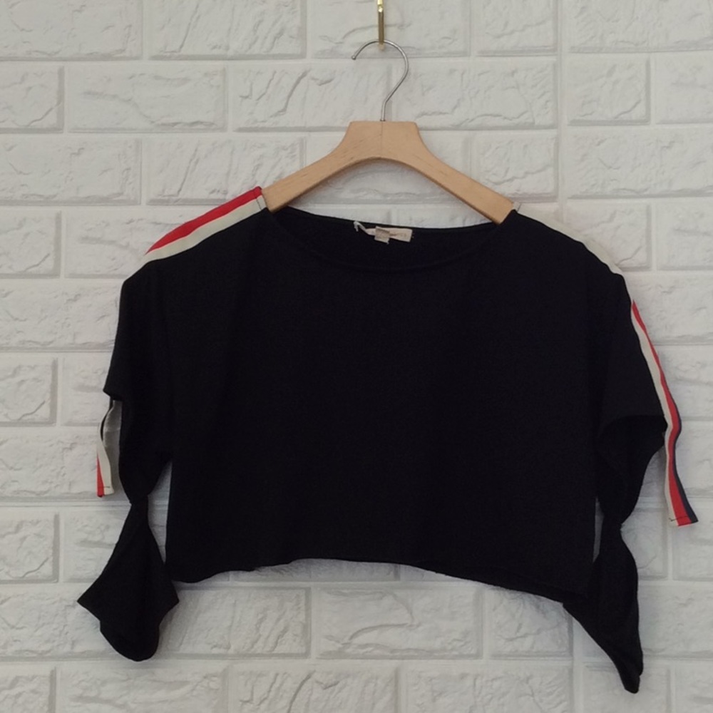 Hot and Delicious black crop cropped‎ top w/ racing stripes t shirt women's sz L